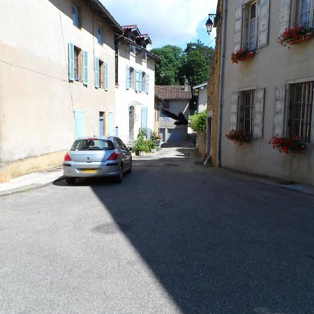 Le Cercle Chambres Climatisees Coligny Exterior photo